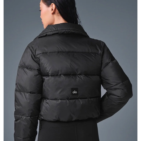 ALO YOGA GOLD RUSH PUFFER
BLACK
SIZE S
NWOT NEVER WORN - Picture 4 of 14